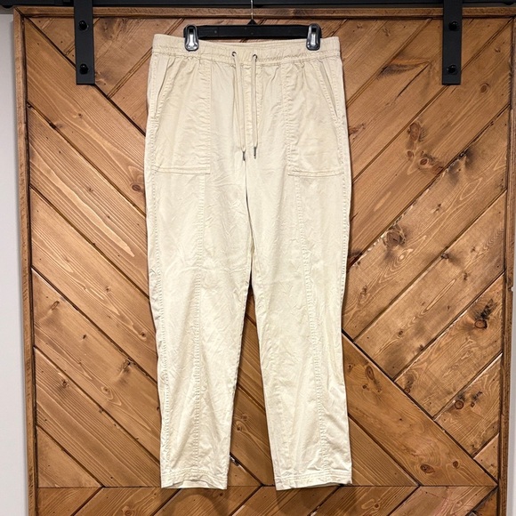 Tahari Cream Drawstring Utility Joggers Medium NWOT - Picture 1 of 5